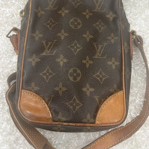 LOUIS VUITTON Danube Crossbody Shoulder Bag SL1010